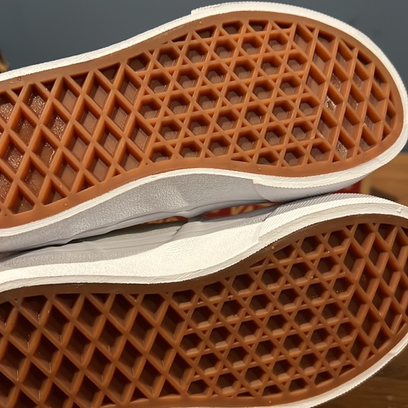 NIB White Vans - Picture 4 of 6